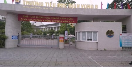 Hà Nội: Học sinh rơi từ  tầng 4 xuống đất vào giờ nghỉ trưa