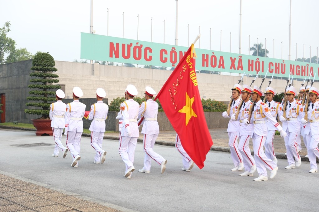 Chính trị - Thượng cờ rủ tại Quảng trường Ba Đình, bắt đầu 2 ngày Quốc tang cố Tổng Bí thư Đỗ Mười