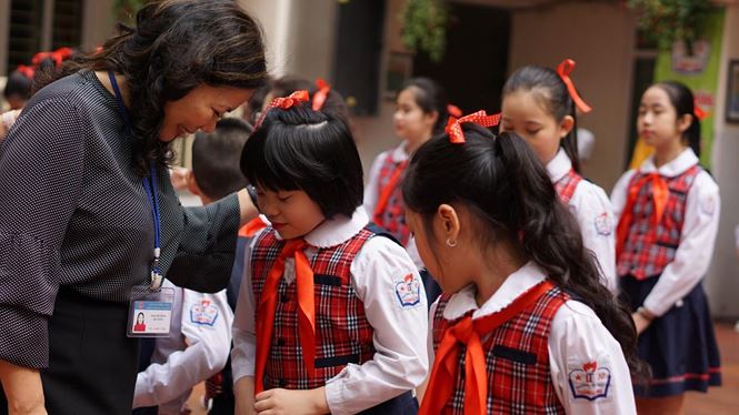 Giáo dục - Kỷ niệm đón Chủ tịch Kim Jong–un của cô trò trường “chuyên đón nguyên thủ” (Hình 3).