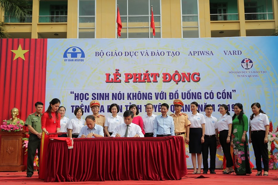 Giáo dục - Hàng loạt vụ TNGT do rượu, bia: Học sinh cùng nhau nói không với đồ uống có cồn (Hình 3).