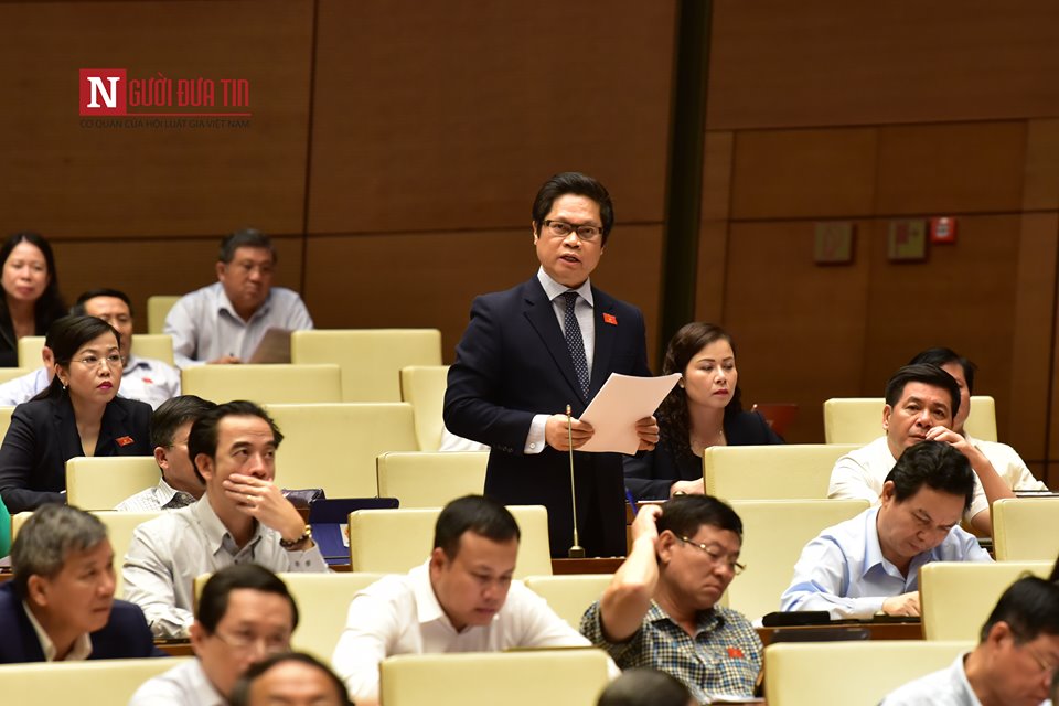 Chính sách - ĐBQH bật khóc phản đối việc tăng giờ làm đối với người lao động (Hình 2).