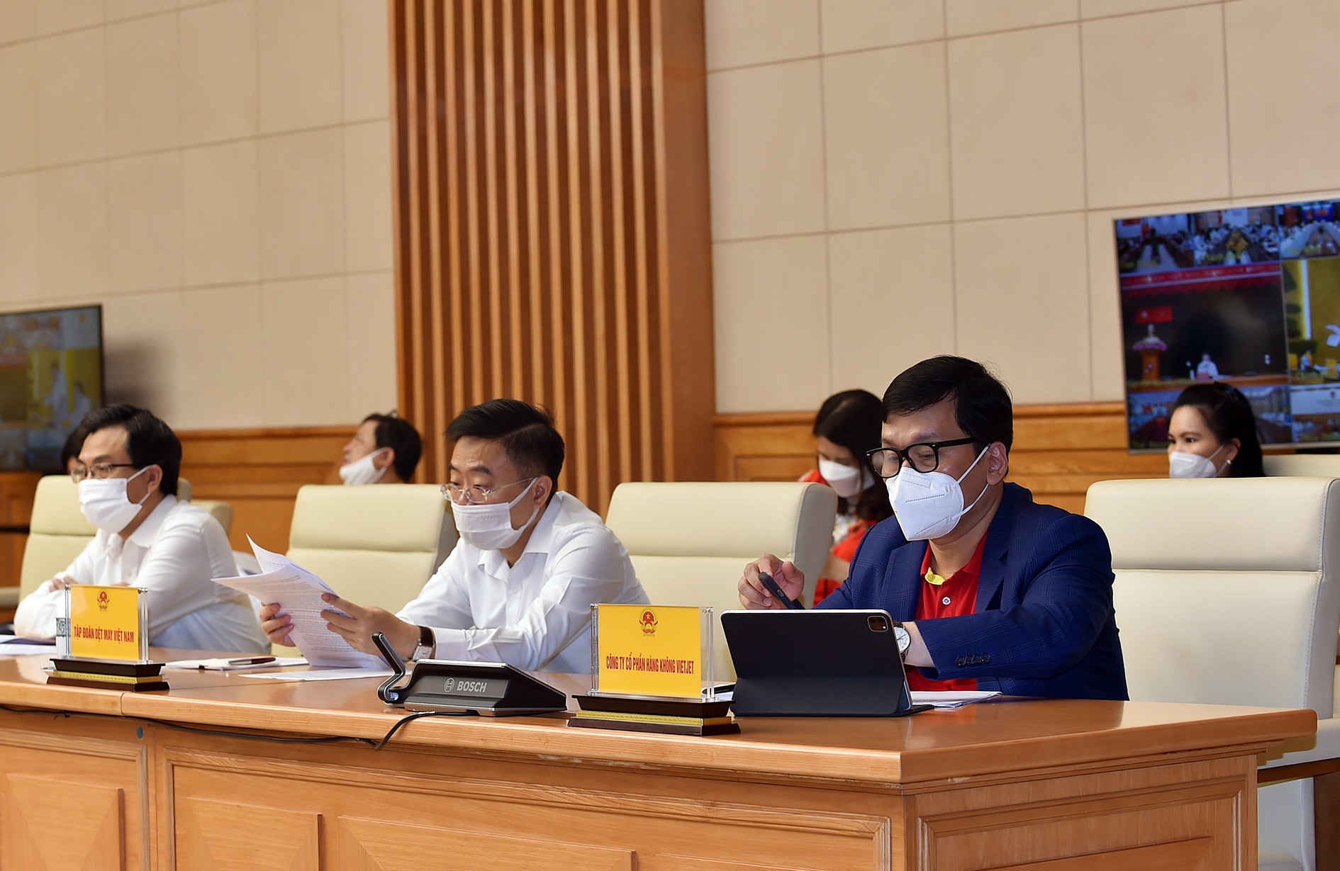Sự kiện - Thủ tướng chủ trì Hội nghị trực tuyến nhằm tháo gỡ khó khăn cho doanh nghiệp (Hình 3).