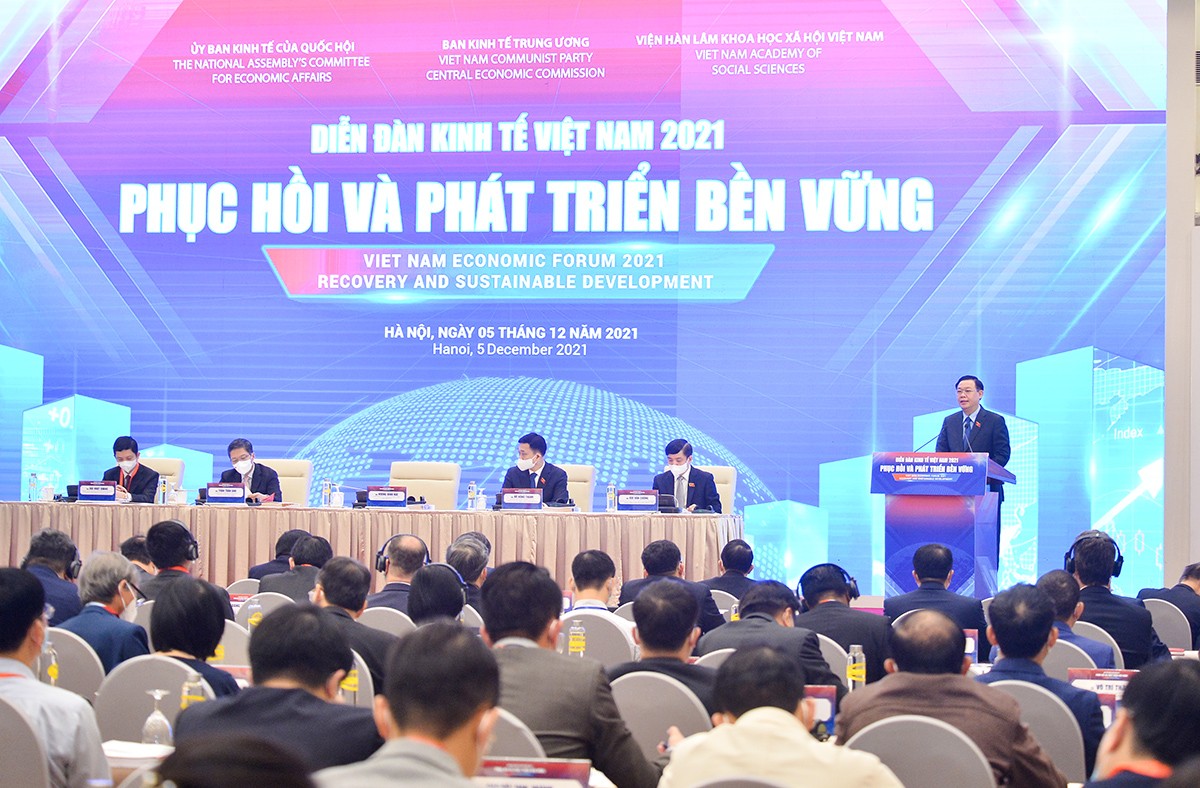 Kinh tế vĩ mô - ADB: Đầu tư công sẽ tiếp tục là trụ đỡ của nền kinh tế sau đại dịch 