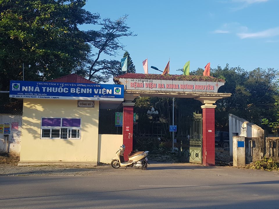 Tin nhanh - Nóng: Trưởng phòng tổ chức bệnh viện ném ghế, đòi 'sống chết' với nữ đồng nghiệp (Hình 2).