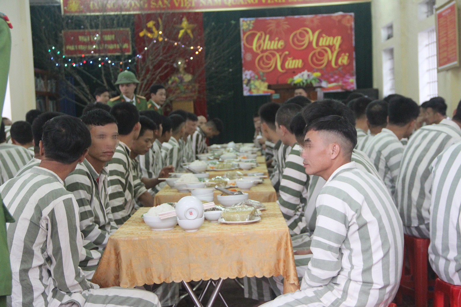 Tin nhanh - Phạm nh&acirc;n khao kh&aacute;t đo&agrave;n tụ với gia đ&igrave;nh trong dịp Tết cổ truyền