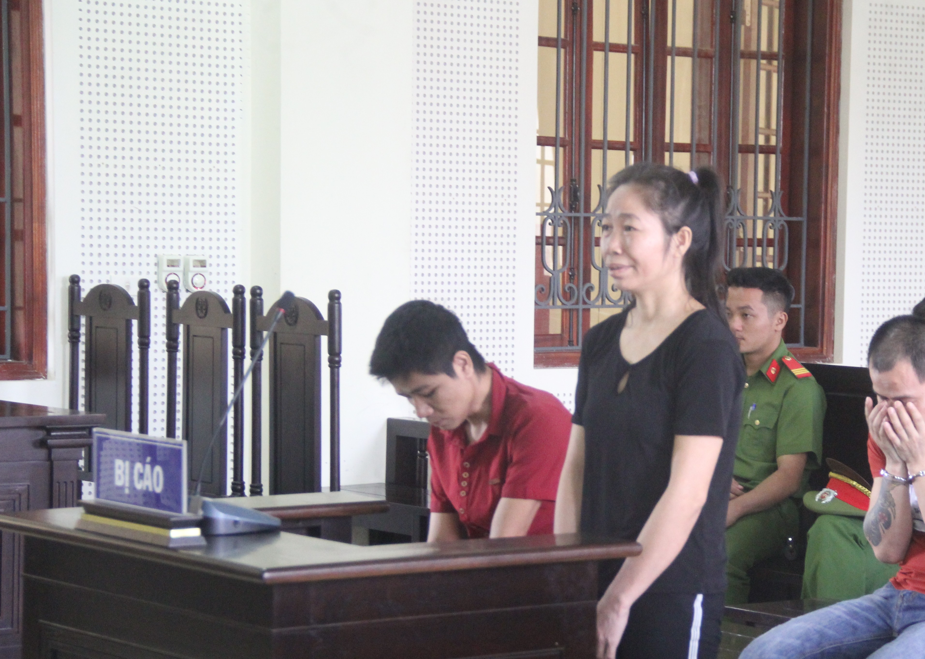 Hồ sơ điều tra - Cặp đ&ocirc;i cấu kết bu&ocirc;n người sang Trung Quốc lĩnh &aacute;n