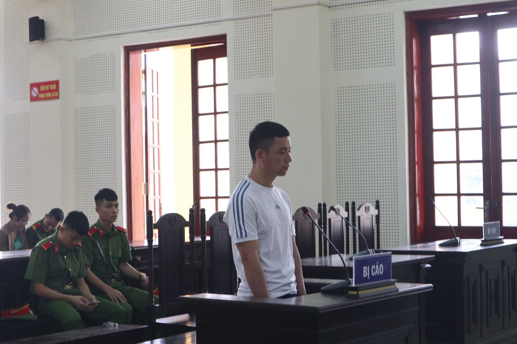 Hồ sơ điều tra - Bản án cho cựu bí thư đoàn xã lừa đảo chiếm đoạt gần tỷ đồng