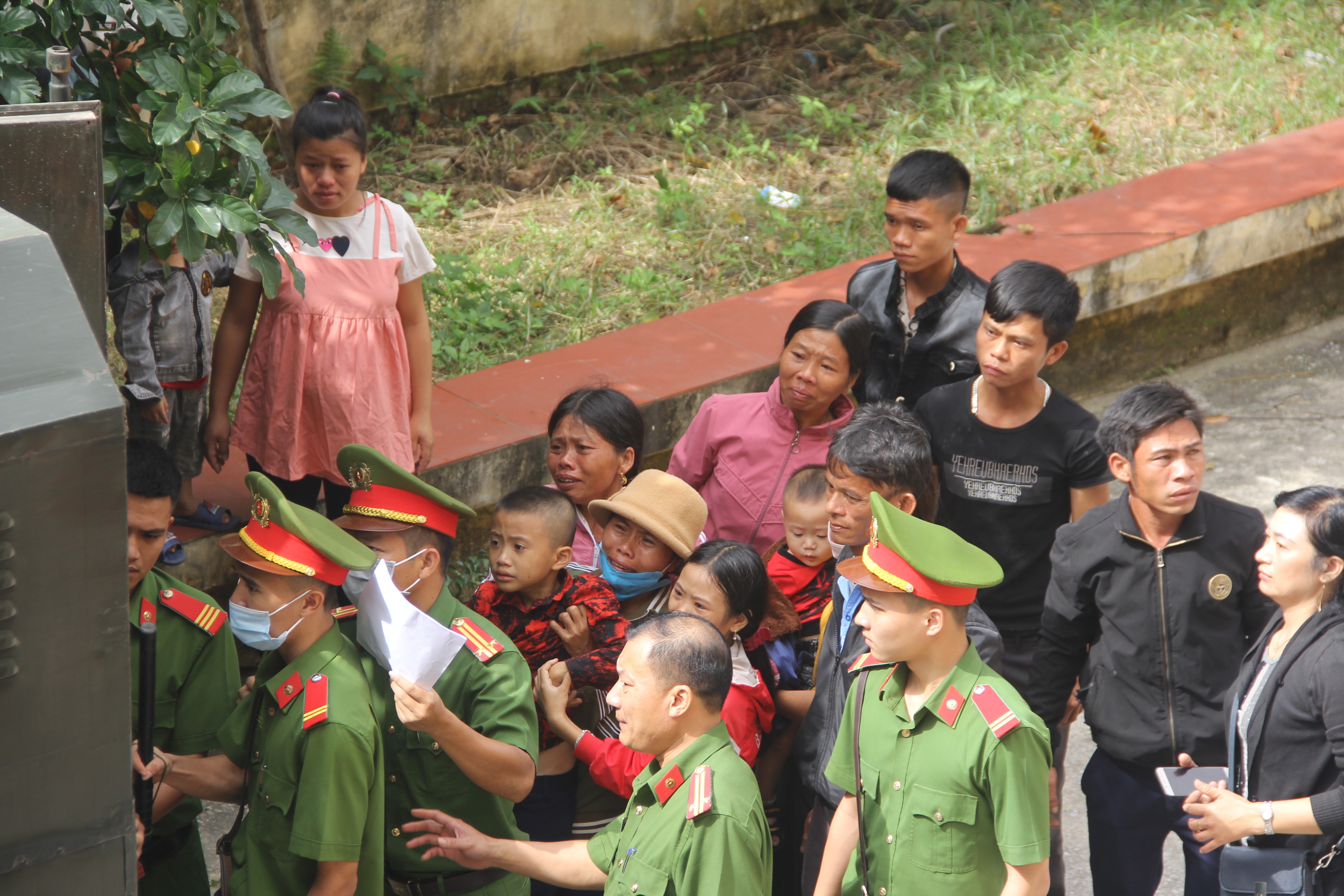 Hồ sơ điều tra - Ám ảnh lời dặn dò của con trẻ trong nước mắt với người cha nhận án tử (Hình 2).