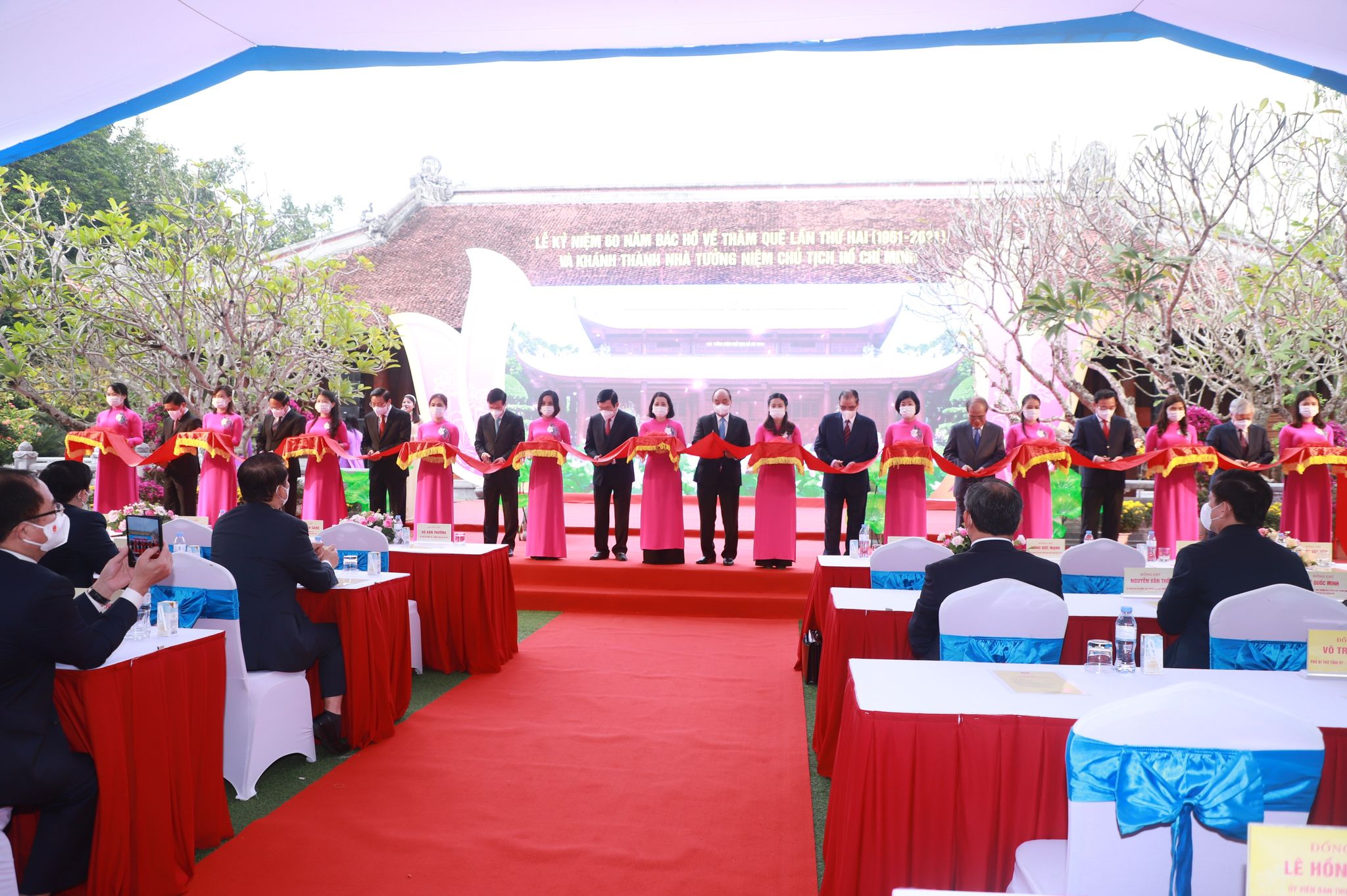 Sự kiện - Trang trọng lễ Kỷ niệm 60 năm ngày Bác Hồ về thăm quê lần thứ 2 (Hình 2).