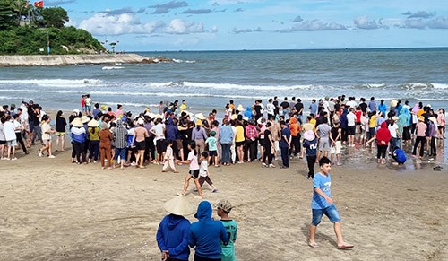 Dân sinh - Nghệ An: Hai cháu bé đuối nước thương tâm khi đi tắm biển