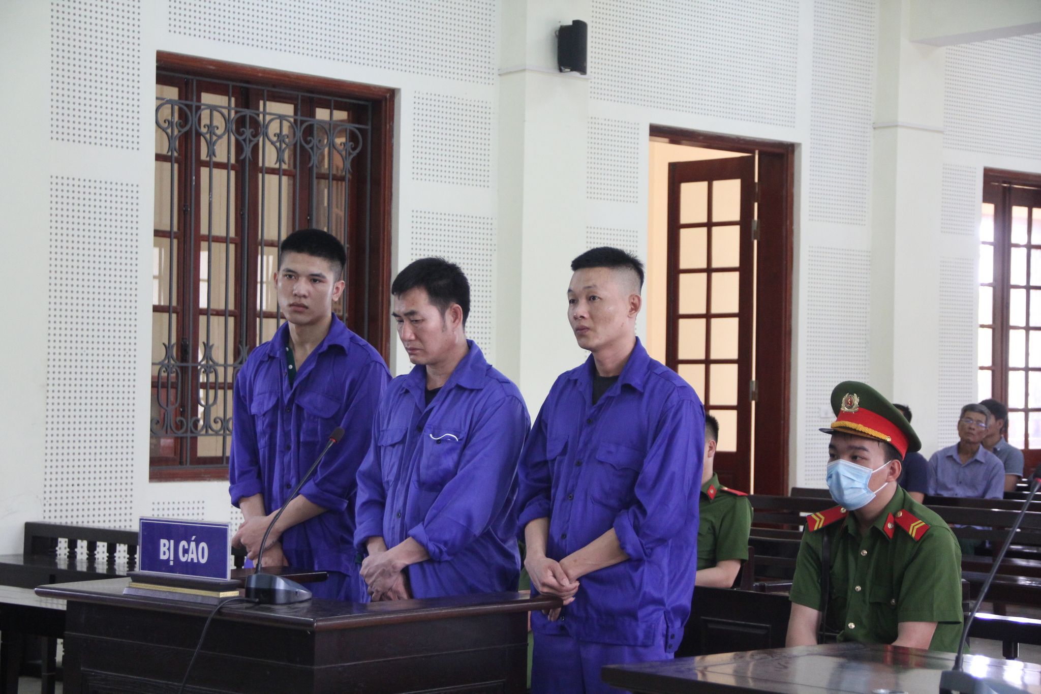 Hồ sơ điều tra - Tử h&igrave;nh kẻ trốn n&atilde; về tội Giết người vẫn bu&ocirc;n b&aacute;n ma tu&yacute; số lượng lớn