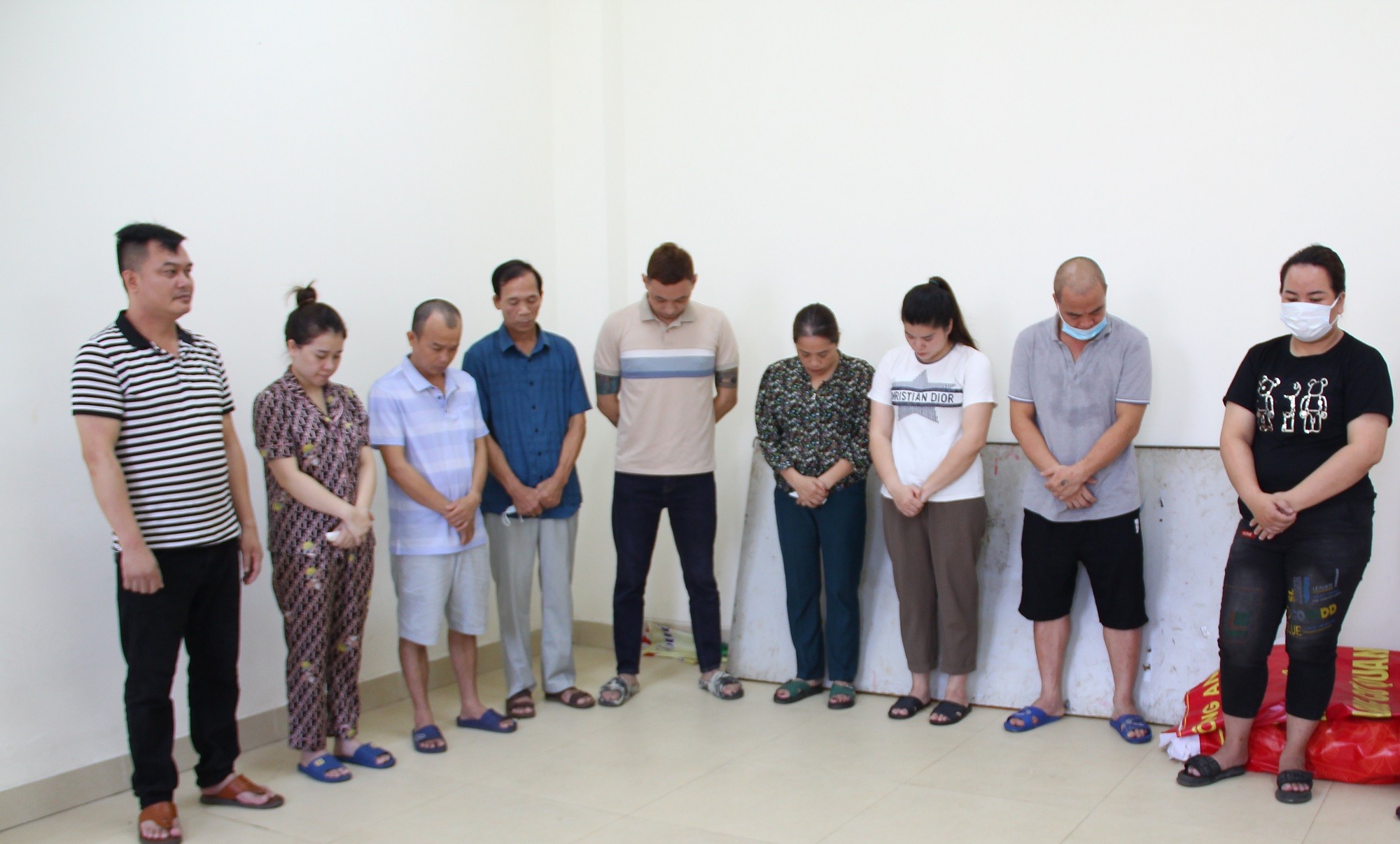 An ninh - Hình sự - Thủ đoạn cặp đôi nam nữ điều hành đường dây đánh bạc hơn 10 tỷ đồng
