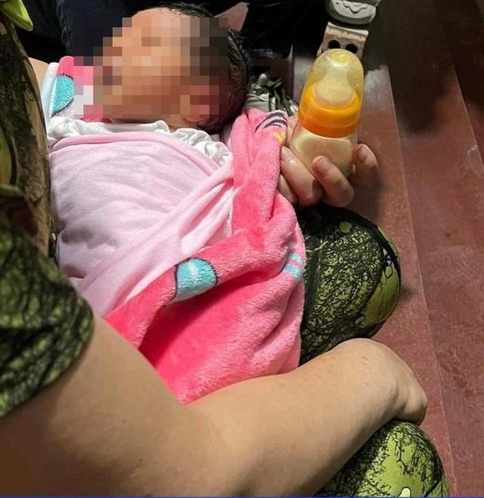 Dân sinh - Nghệ An: Xót thương bé trai sơ sinh bị bỏ rơi ở trạm y tế