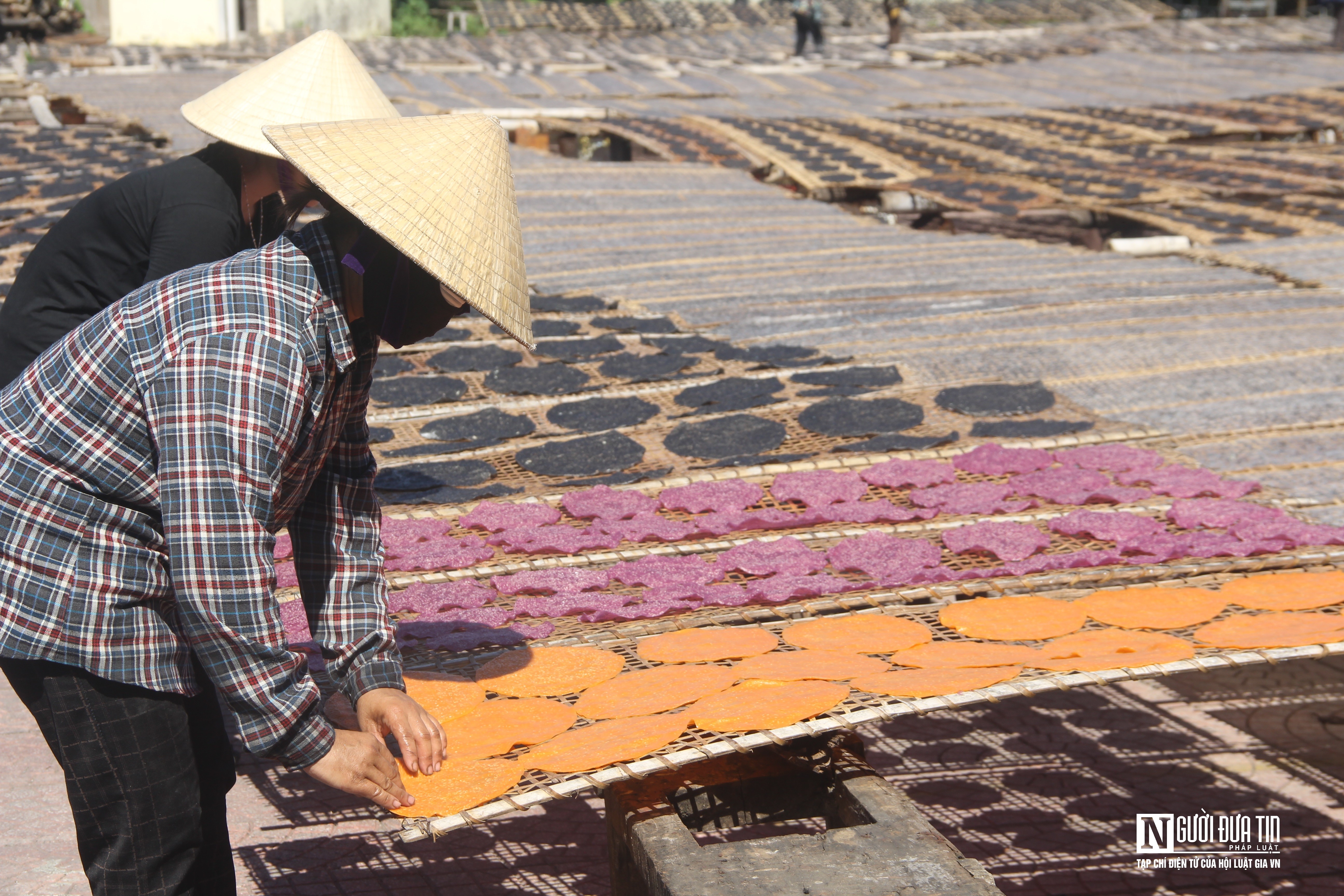 Dân sinh - Độc đáo bánh đa nhiều sắc màu được khách trong và ngoài nước ưa chuộng