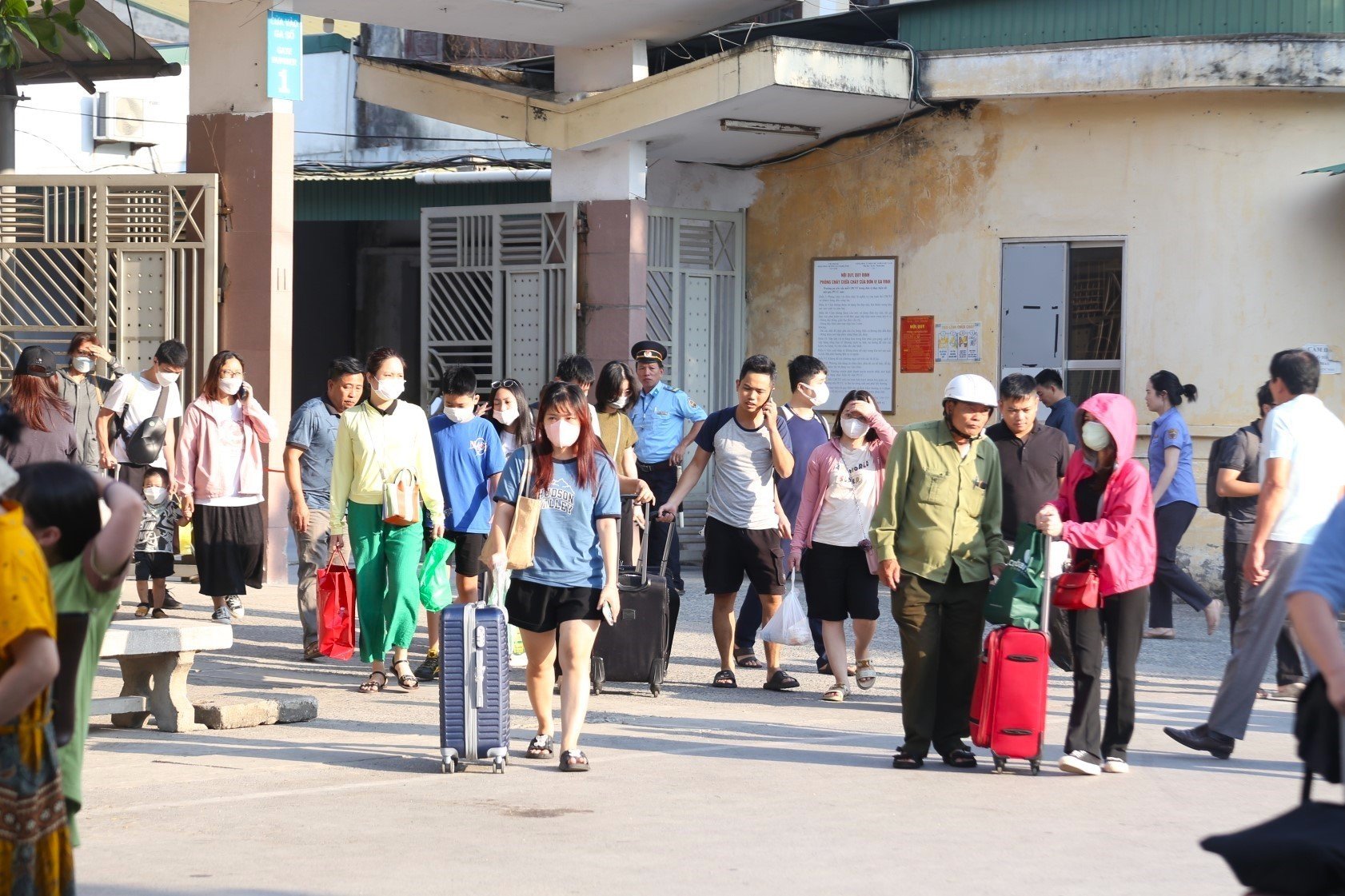 Dân sinh - Nghệ An: Lượng khách đến ga Vinh tăng cao trong dịp lễ 2/9 (Hình 5).