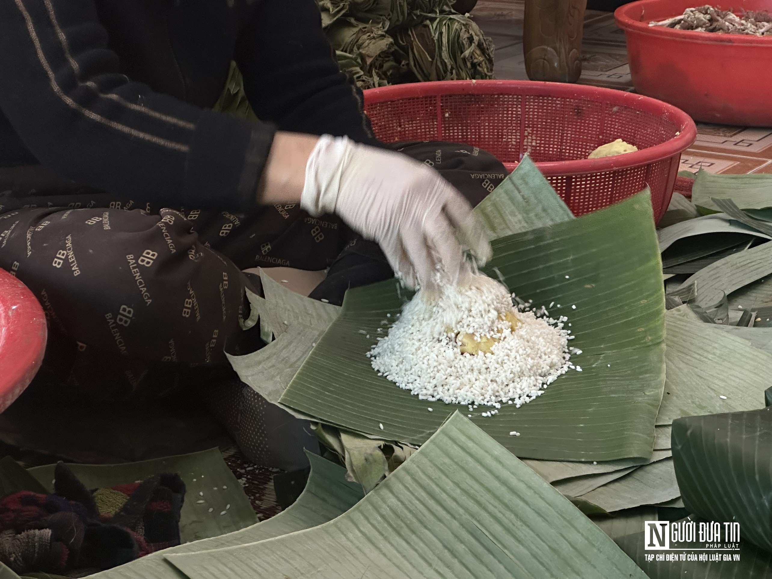 Văn hoá - Về ngôi làng gói một cái bánh chưng trong vòng nửa phút ở xứ Nghệ (Hình 8).