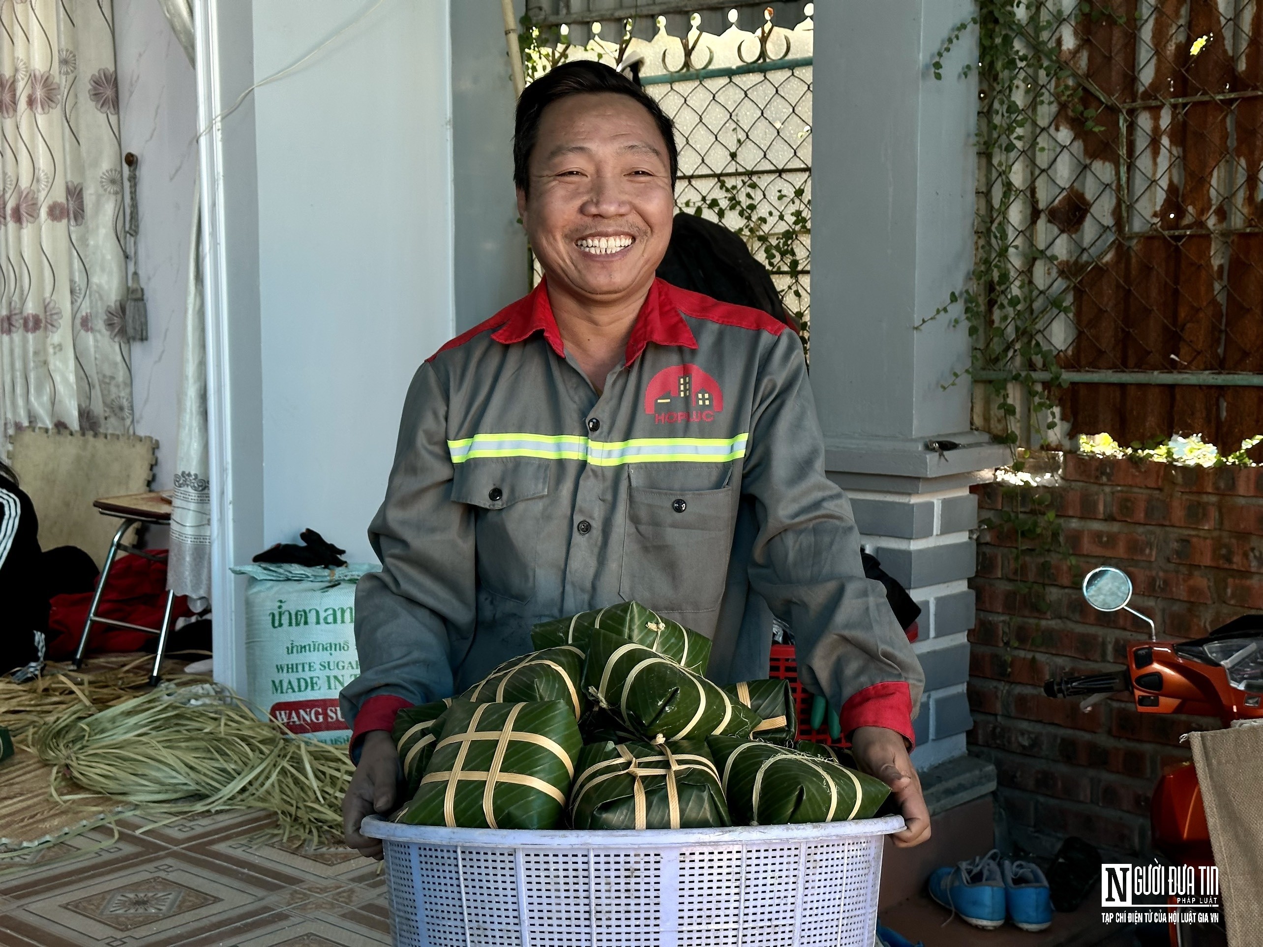 Văn hoá - Về ngôi làng gói một cái bánh chưng trong vòng nửa phút ở xứ Nghệ (Hình 10).