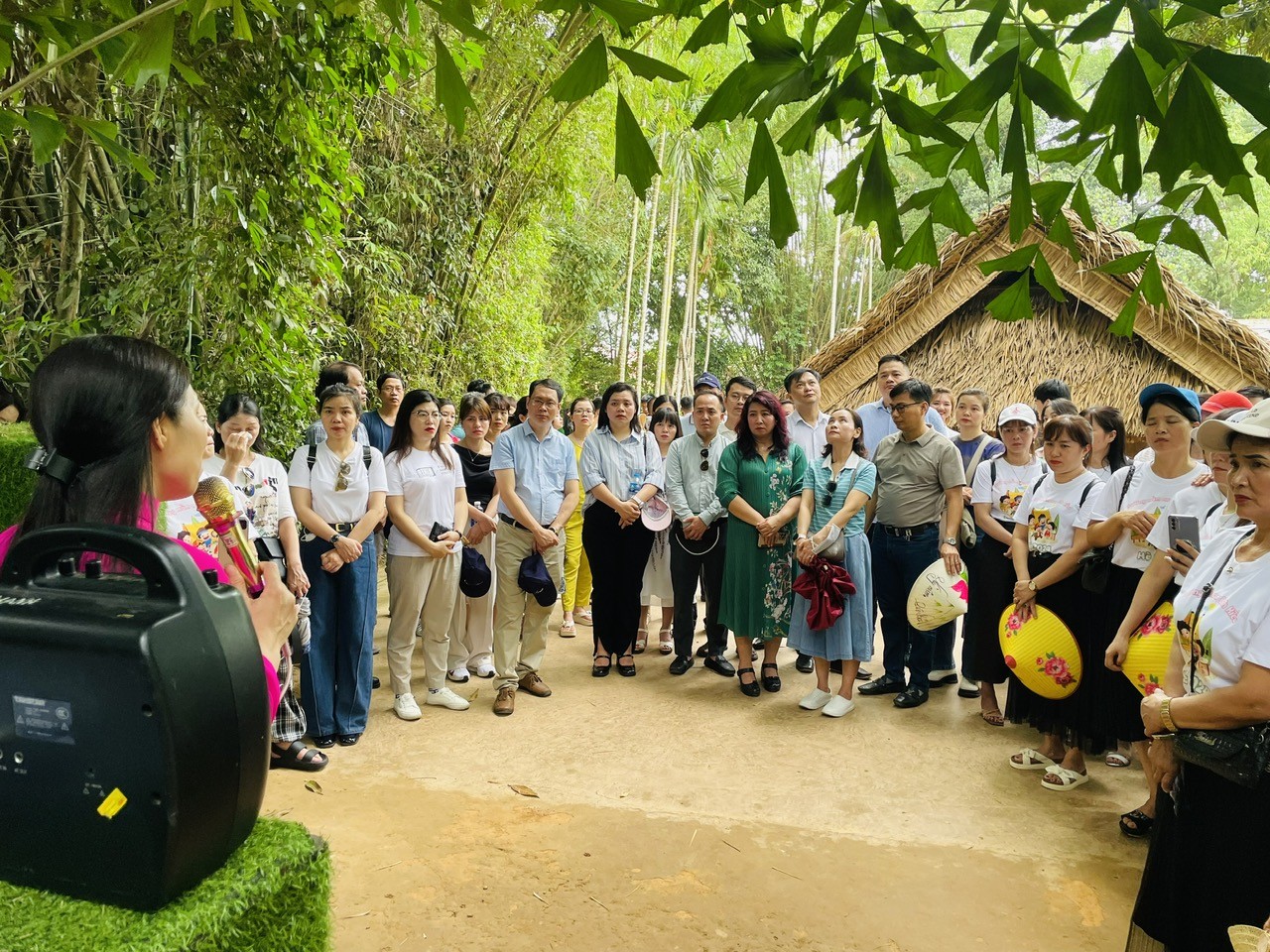 Tiêu điểm - Triệu tấm lòng về với quê Bác nhân kỷ niệm 134 năm ngày sinh của Người (Hình 7).