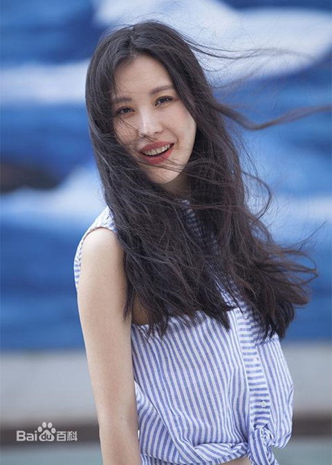 Giải tr&iacute; - Điền Ph&aacute;c Qu&acirc;n - mỹ nh&acirc;n bỏ nghiệp để theo tỷ ph&uacute; U70 (H&igrave;nh 4).