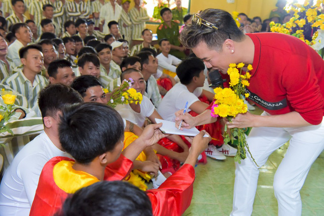 Giải trí - Đàm Vĩnh Hưng: 'Tôi ghét nhất là ăn mòn vinh quang cũ' (Hình 3).