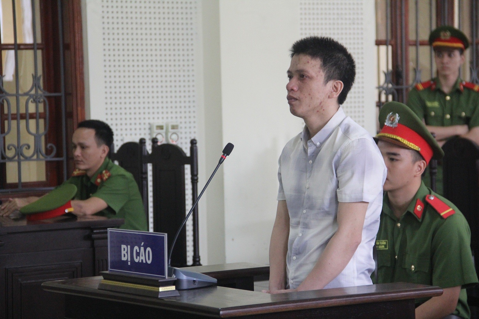 Hồ sơ điều tra - Tử hình kẻ vận chuyển thuê hơn 20 bánh heroin để lấy tiền trả viện phí cho vợ