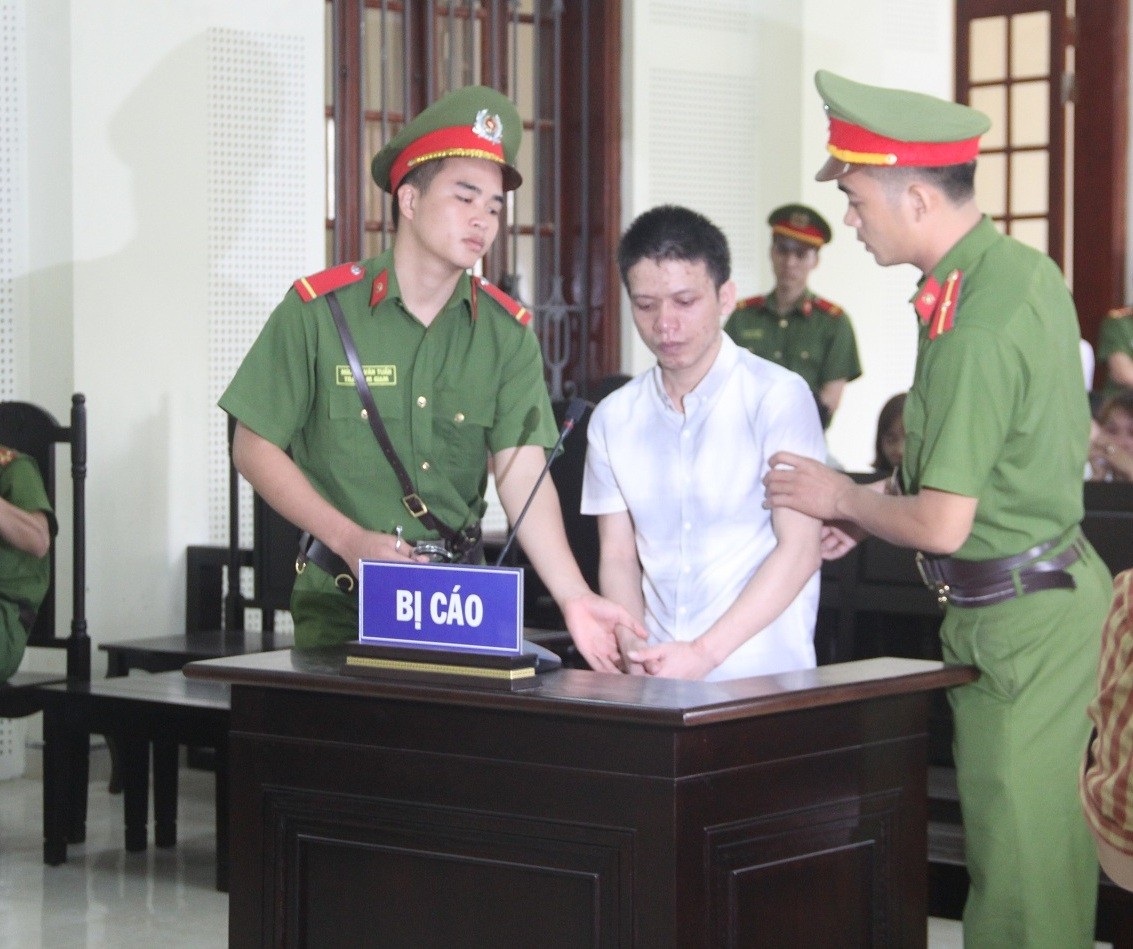 Hồ sơ điều tra - Tử hình kẻ vận chuyển thuê hơn 20 bánh heroin để lấy tiền trả viện phí cho vợ (Hình 2).