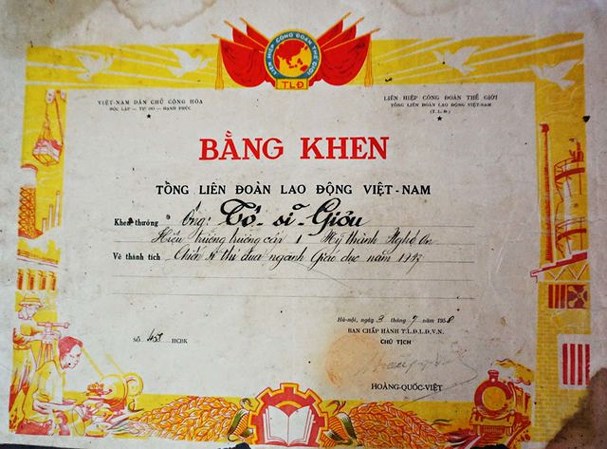 Giáo dục - Câu chuyện đặc biệt về cụ giáo 101 tuổi được Bác Hồ tặng áo kaki  (Hình 3).