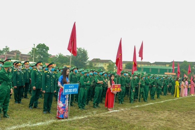 Tại buổi giao nhận quân, các tân binh đều rất phấn khởi, nêu cao tinh thần và trách nhiệm đối với quê hương cũng như đối với đất nước, và hứa với bản thân sẽ hoàn thành tốt mọi nhiệm vụ được giao phó.