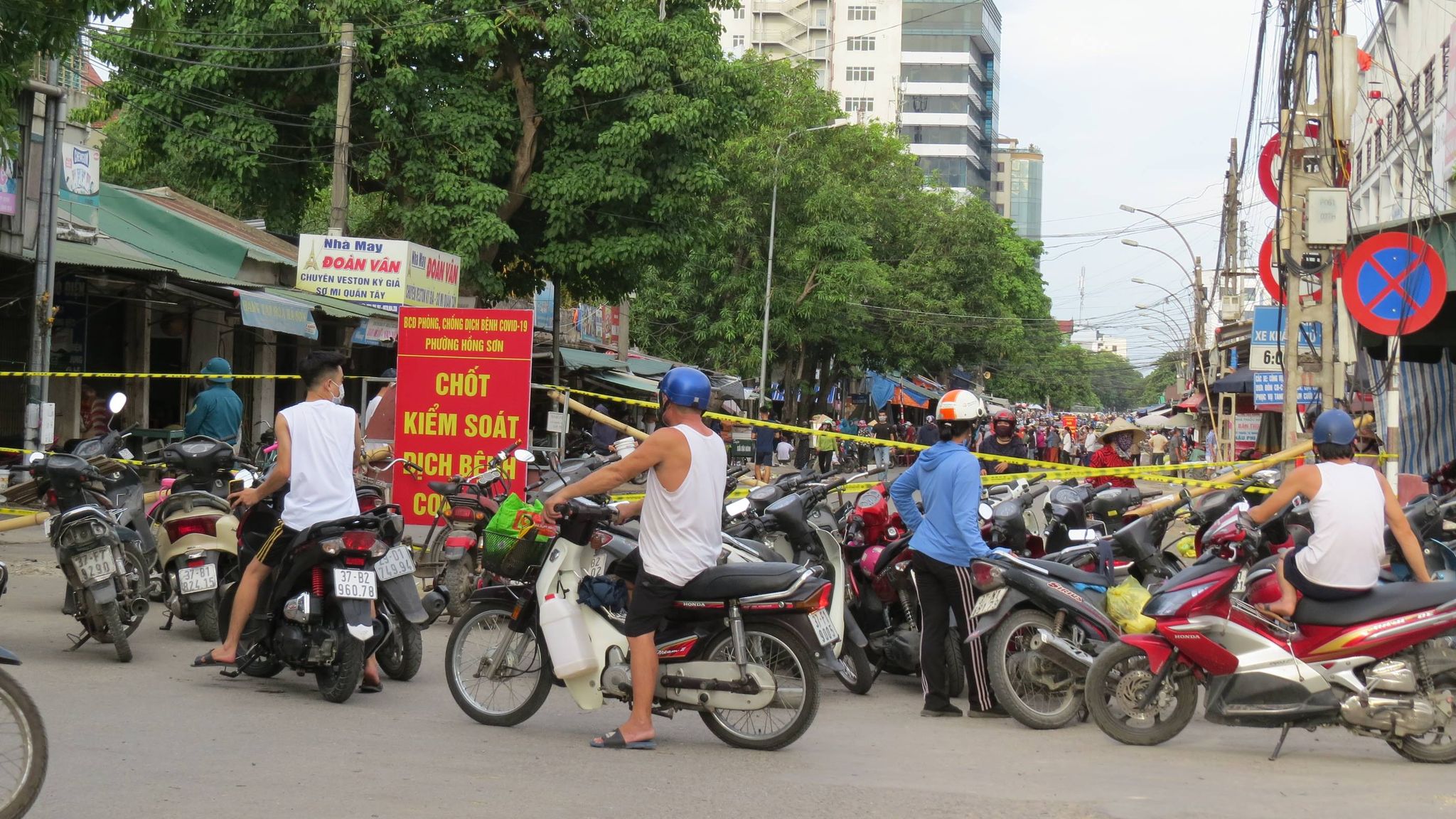 Dân sinh - Nghệ An: Thần tốc truy vết 3 ca mắc Covid-19 liên quan chợ đầu mối