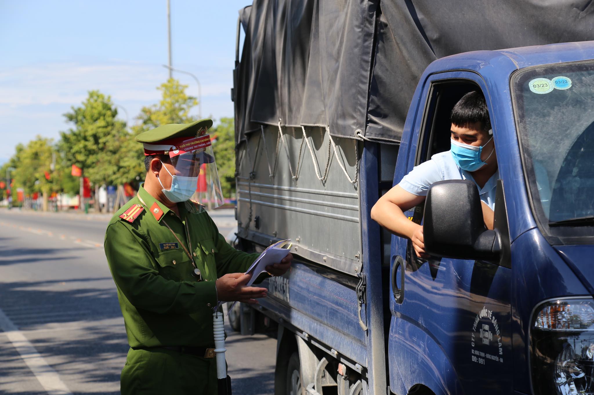 Dân sinh - Nghệ An: Toàn cảnh Tp.Vinh ngày đầu giãn cách xã hội đặc biệt  (Hình 9).