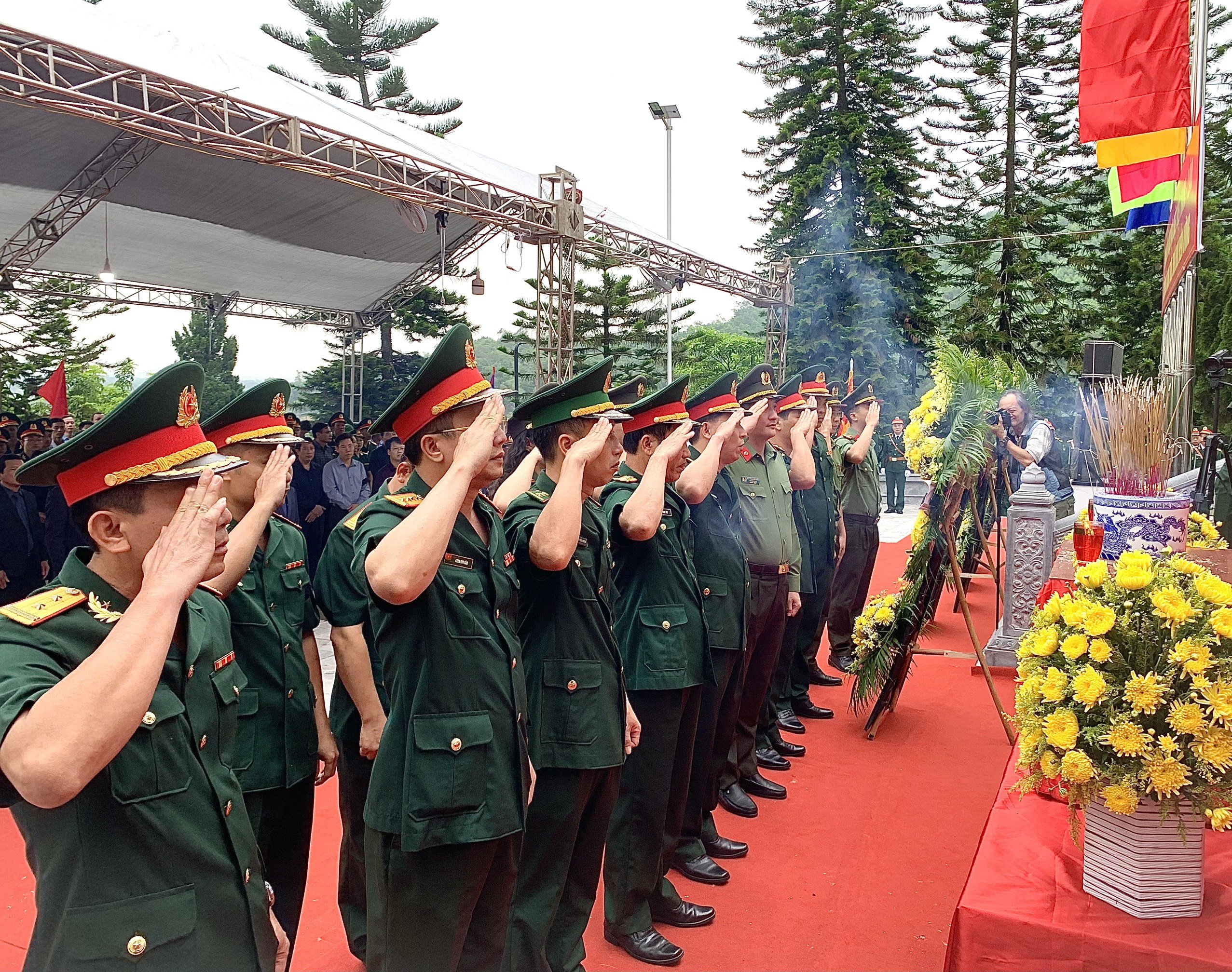 Sự kiện - Hà Tĩnh: Truy điệu, an táng 11 hài cốt liệt sĩ hy sinh tại Lào (Hình 2).