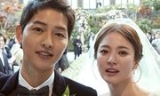 Giải trí - Song Hye Kyo không đeo nhẫn cưới giữa tin đồn ly hôn Song Joong Ki (Hình 3).