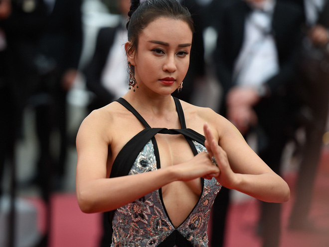 Giải trí - LHP Cannes 2019 và những 'trò lố' trên thảm đỏ (Hình 8).