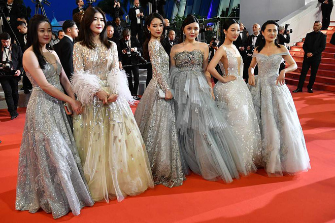 Giải trí - LHP Cannes 2019 và những 'trò lố' trên thảm đỏ