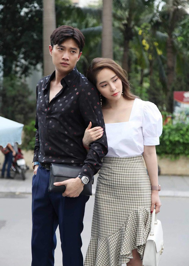 Giải tr&iacute; - Quốc Trường to&aacute;t mồ h&ocirc;i sau khi đ&oacute;ng cảnh &acirc;n &aacute;i n&oacute;ng bỏng với Quỳnh Nga (H&igrave;nh 5).