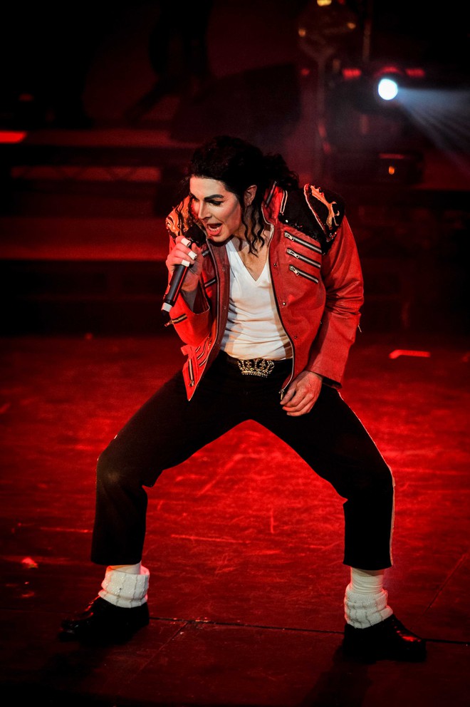 Giải trí - Người hâm mộ chi nhiều để phẫu thuật thành ông hoàng nhạc pop Michael Jackson (Hình 6).