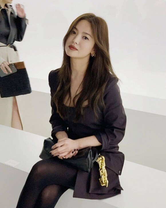 Giải trí - Song Hye Kyo, Park Min Young bị yêu cầu cách ly (Hình 2).