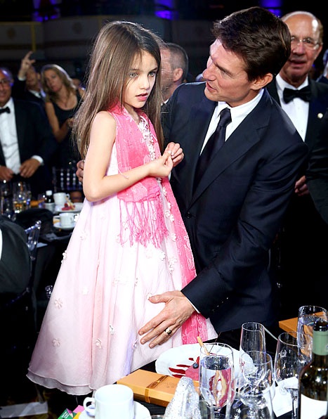 Giải trí - Ngắm vẻ xinh đẹp, rạng rỡ của con gái Tom Cruise  (Hình 2).