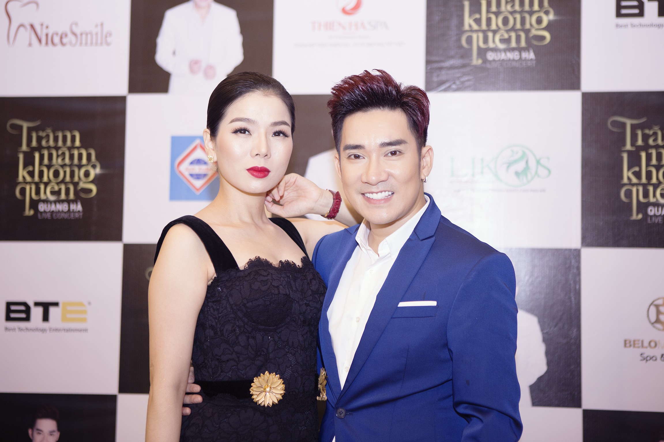 Giải trí - Hoài Linh 'làm vợ' Quang Hà trong liveshow tiền tỷ