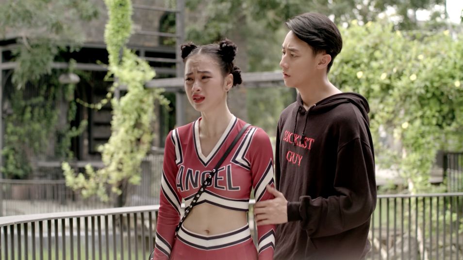 Giải trí - Tập 7 “Glee”: Angela Phương Trinh đau khổ vì lộ chuyện mang thai (Hình 2).