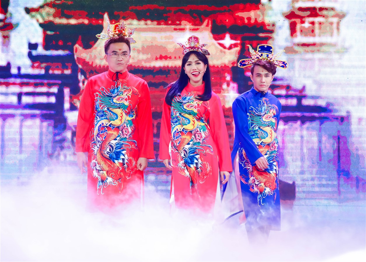 Ng&ocirc;i sao - D&agrave;n T&aacute;o qu&acirc;n Vĩnh Long 2018 'tranh gi&agrave;nh' ng&ocirc;i hoa hậu