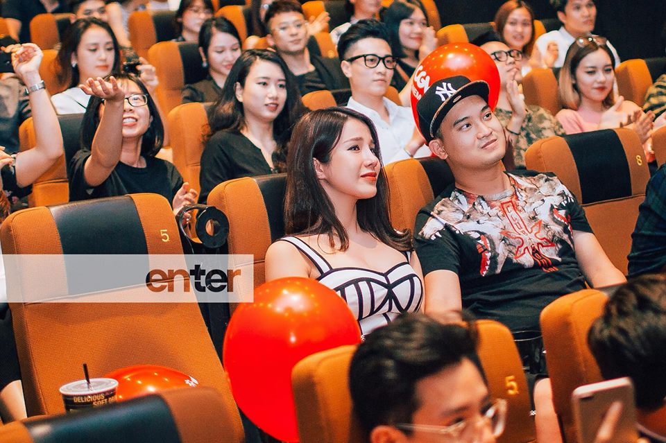  “Tan chảy” với màn cầu hôn cực ngọt của bạn trai Diệp Lâm Anh