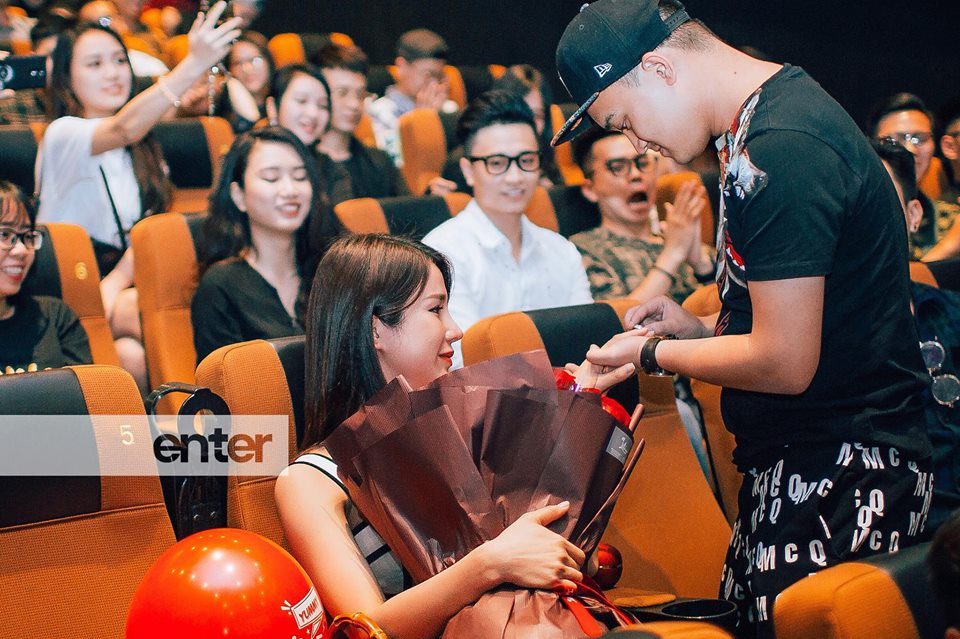  “Tan chảy” với màn cầu hôn cực ngọt của bạn trai Diệp Lâm Anh (Hình 2).