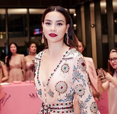 Hồ Ngọc H&agrave; tự tin v&eacute;o mũi, chứng minh kh&ocirc;ng phẫu thuật thẩm mỹ (H&igrave;nh 2).