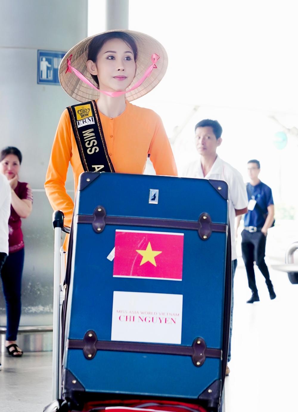 Á khôi Chi Nguyễn chính thức lên đường “chinh chiến” tại Miss Asia World 2018 (Hình 3).