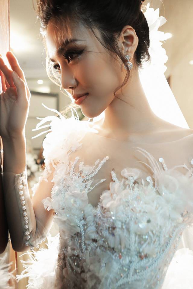 Ngôi sao - Lộ thiệp cưới của Lan Khuê và bạn trai đại gia John Tuấn Nguyễn (Hình 2).