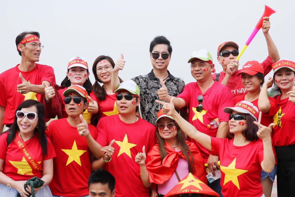 Ngôi sao - Olympic Việt Nam tuột HCĐ, danh ca Ngọc Sơn vẫn quyết thưởng nóng 250 triệu đồng