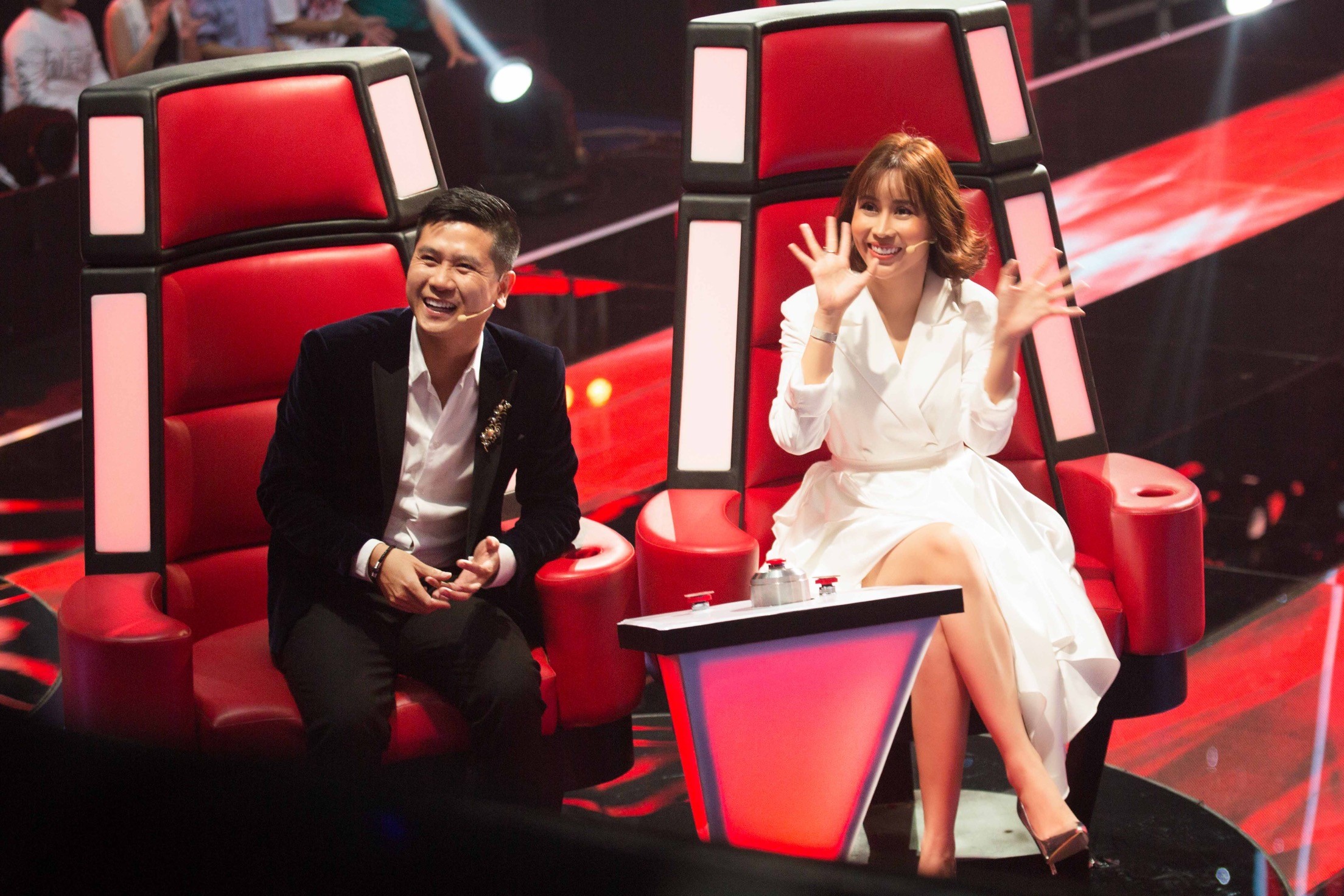 TV Show - Cô bé xứ Nghệ khiến 6 HLV The Voice Kids “náo loạn” là ai? (Hình 5).