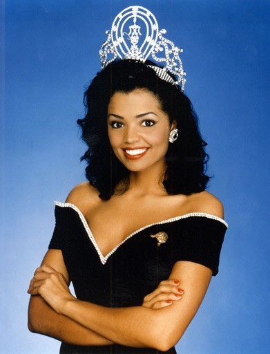 Ngôi sao - Hoa hậu Hoàn vũ 1995 Chelsi Smith qua đời ở tuổi 45 vì ung thư (Hình 2).