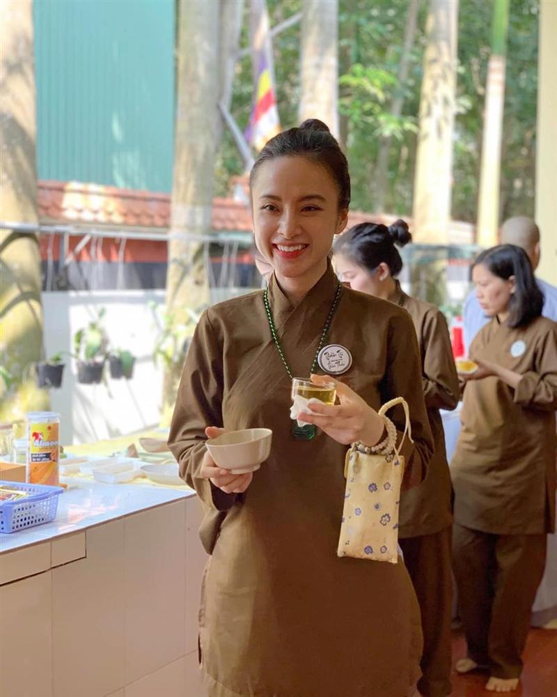 Ngôi sao -  Angela Phương Trinh: “Đòn roi” dư luận và màn “lột xác” 180 độ không ai ngờ (Hình 3).